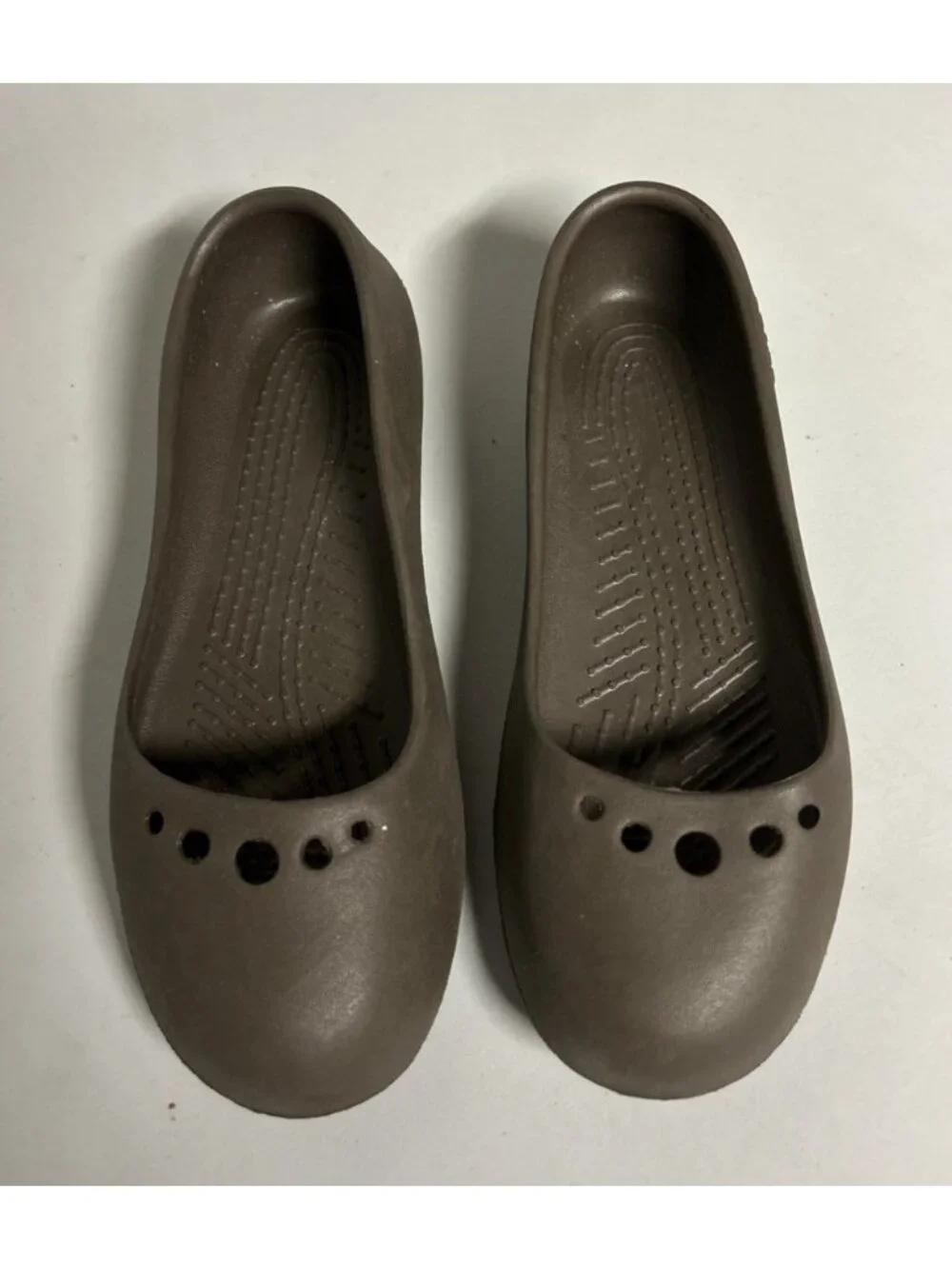 Crocs Prima Ballerina Round Toe Flats Girls Womens Size 4 Brown EUC